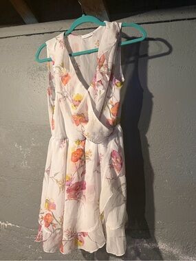 Mind Code White Floral Casual Wrap Dress